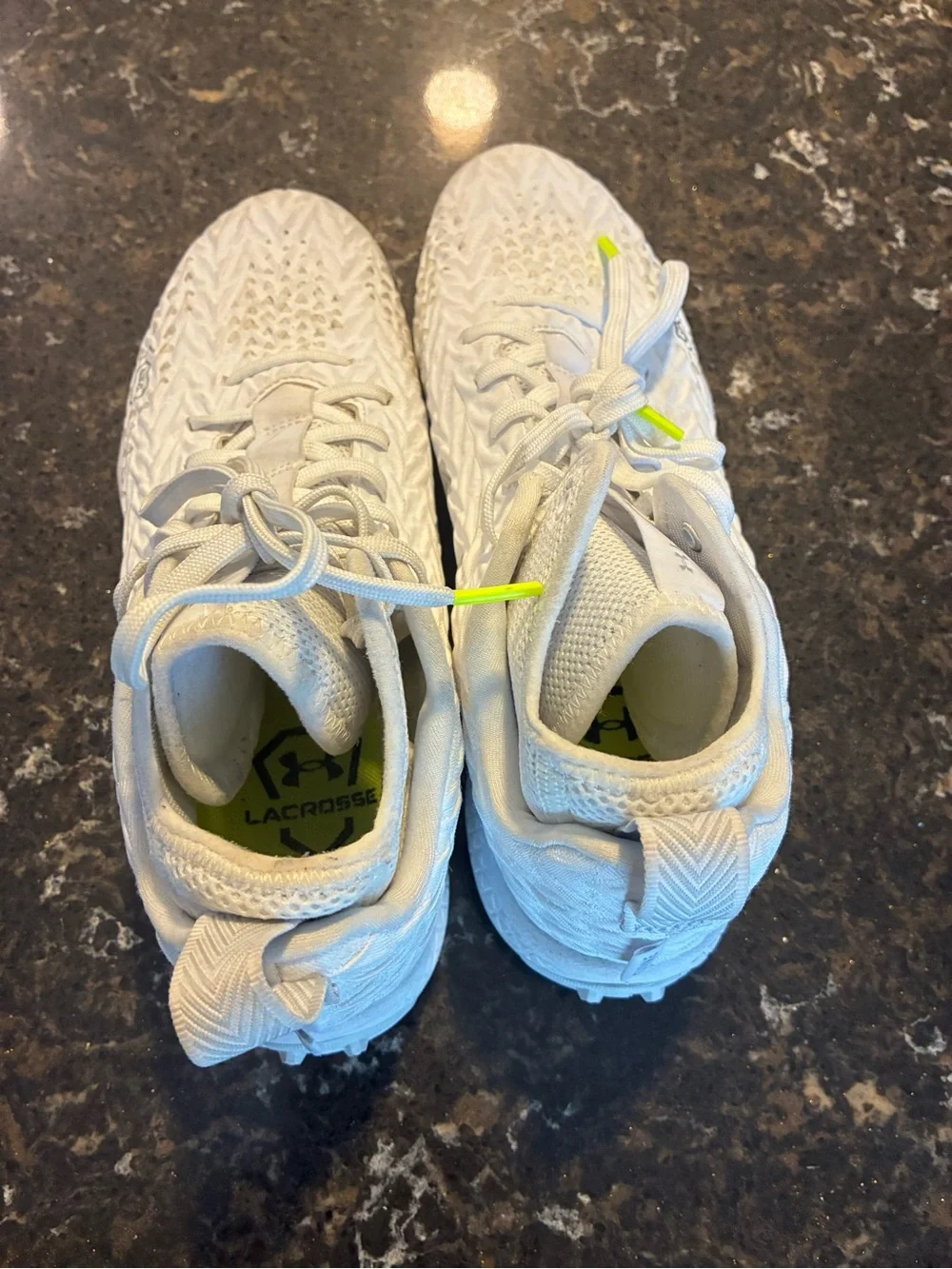 Under Armour White Athletic Unisex turf Lacrosse shoes sneakers